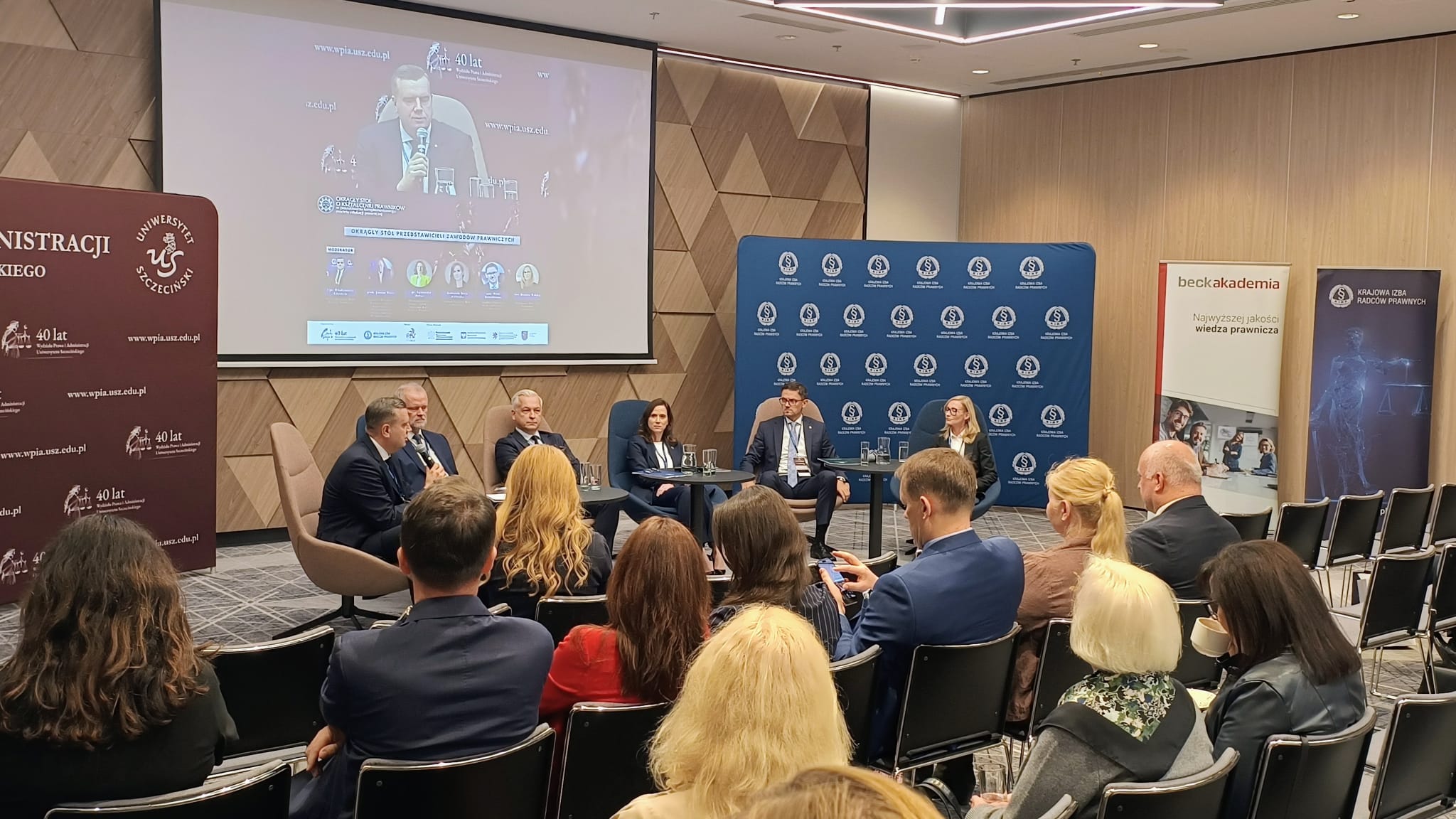 Ogólnopolska Konferencja Naukowa „Okrągły Stół o kształceniu prawników: w poszukiwaniu komplementarnego modelu edukacji prawniczej” (fot. + wideo)