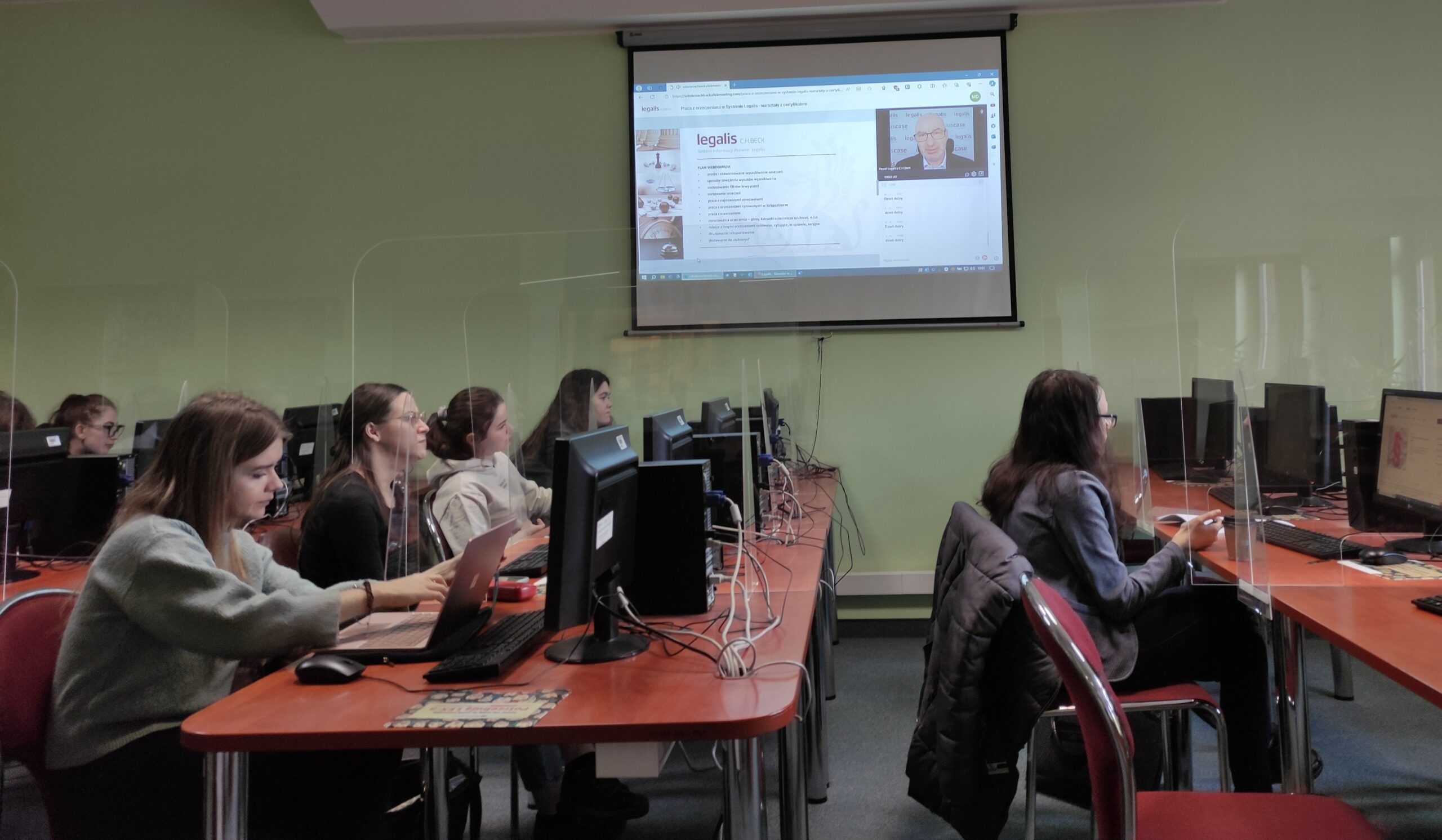 Szkolenia dla studentów kierunku administracja – praca z orzeczeniami w systemie Legalis oraz dokumentami w serwisie LEX