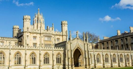 Badania ankietowe dla studentów administracji dot. pracy administracji publicznej (Uniwersytet w Cambridge)